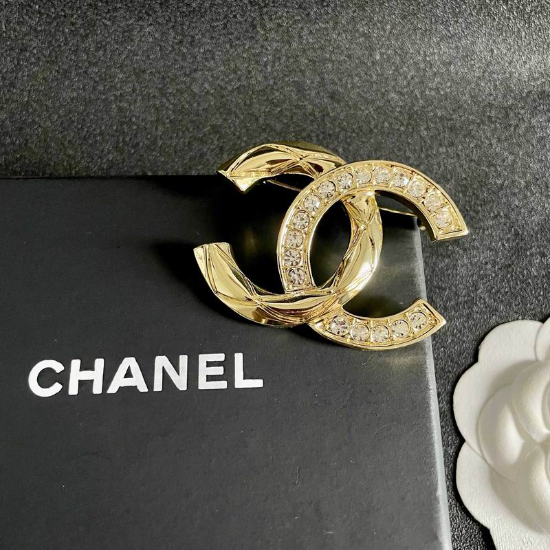 Chanel Brooch 06yxs44